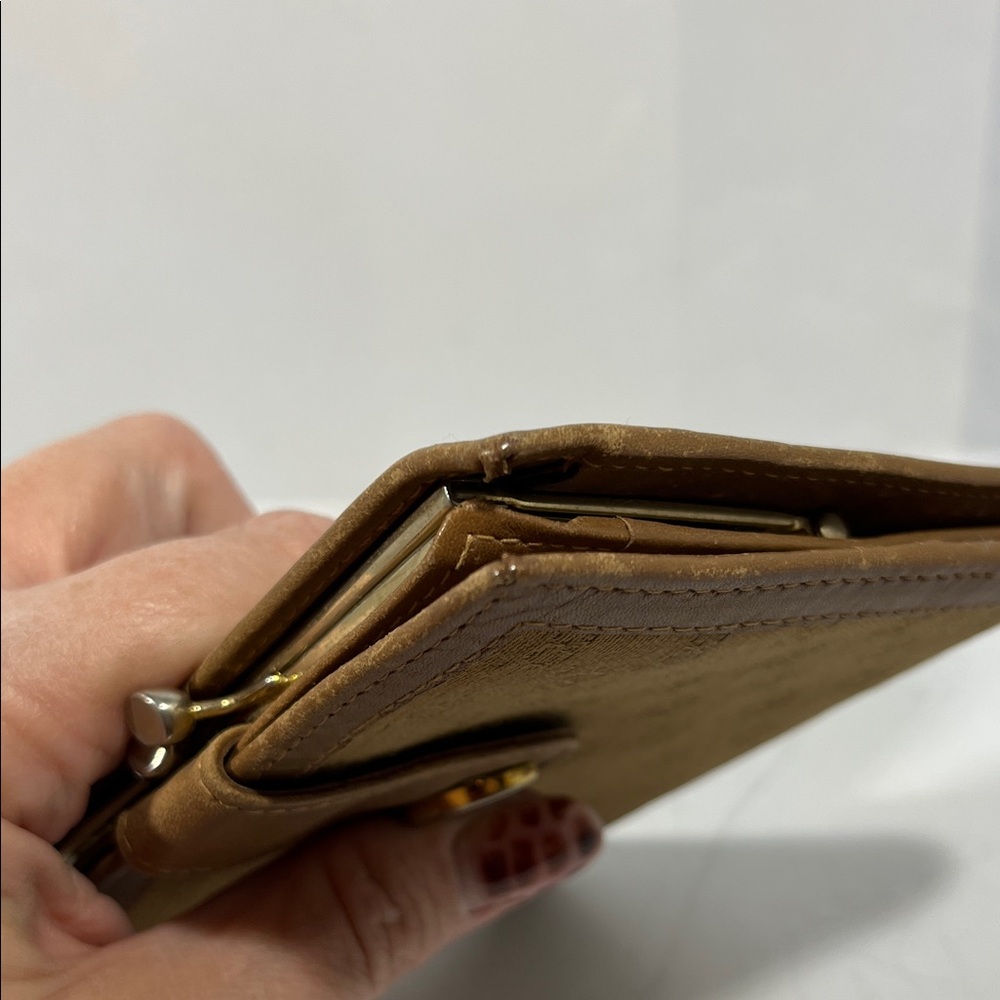 Gucci Tan Monogram Canvas Wallet - Picture 8 of 12